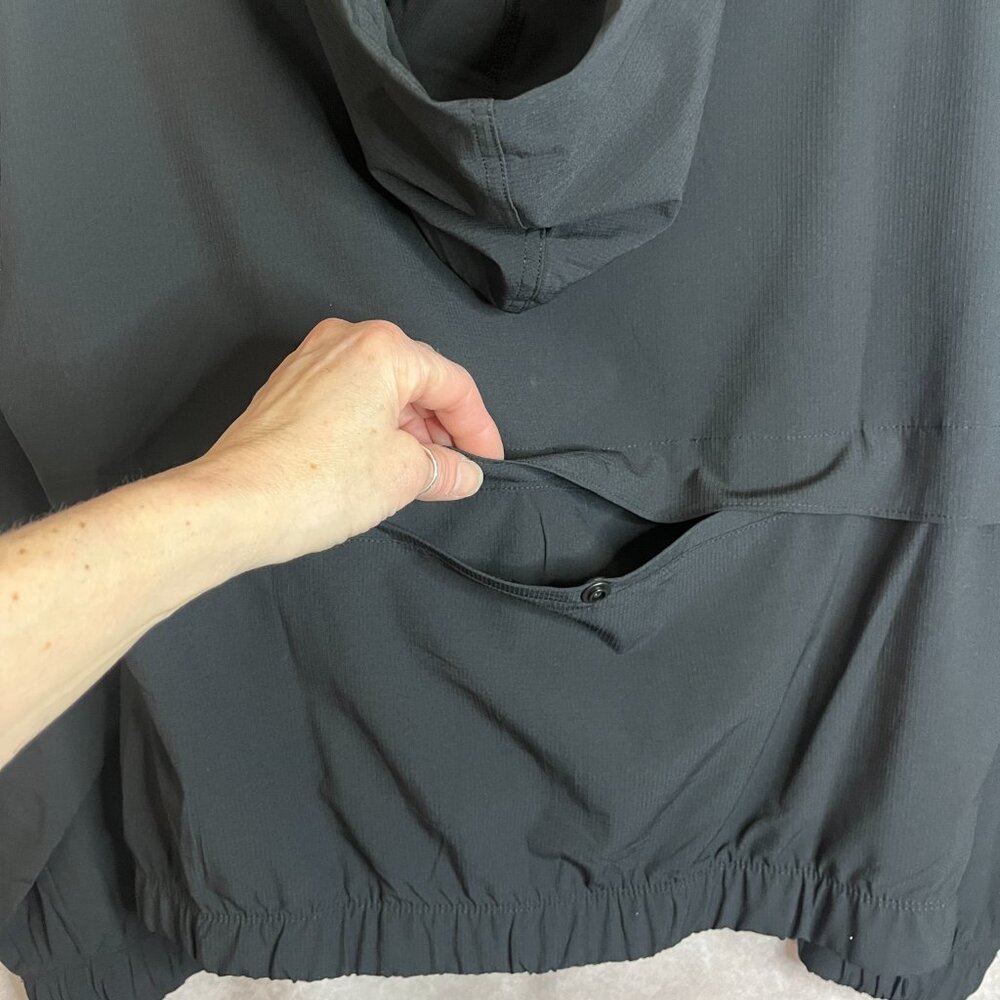 Women's Eddie Bauer Hooded windbreaker. Black size Medium - Picture 7 of 11